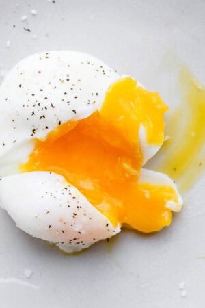 Tutorial on how to poach an egg.
